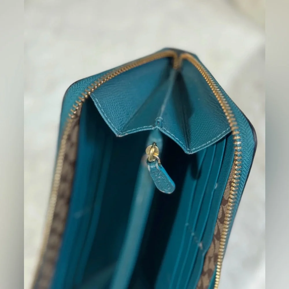 Coach teal leather long zippy wallet - Picture 8 of 9